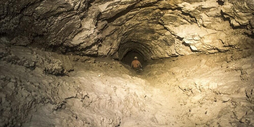 «Там внизу что-то живёт»: что нашли спелеологи на глубине 2212 метров в самой глубокой пещере Земли?