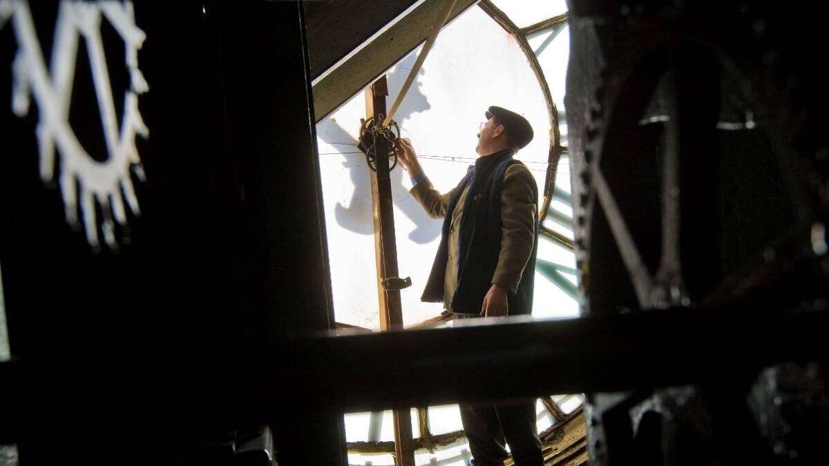    Часы Киевского вокзала готовят к переводу / Фото: Михаил Фомичев / РИА Новости