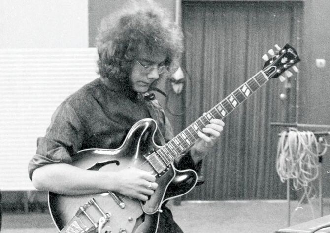 Роберт Фрипп с «Gibson ES-345» 1962 года
