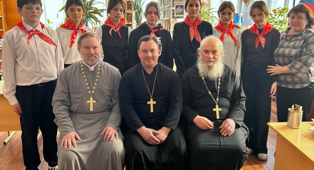 Визит священнослужителей Гавриловского благочиния в среднюю школу