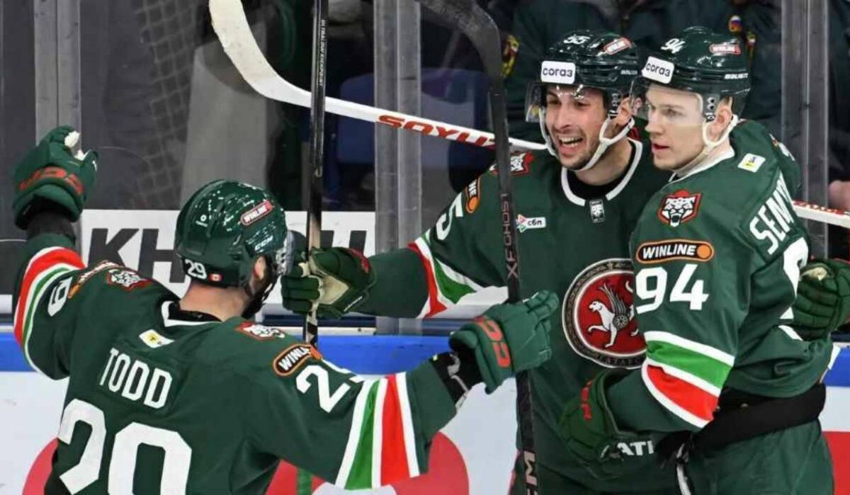     Хоккеисты "Ак Барса". Источник: ria.ru Автор фото: Максим Богодвид