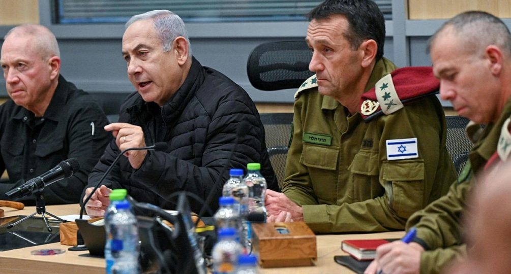 «После вас здесь нет никакой страны»: мэр города в Израиле расплакался в прямом эфире