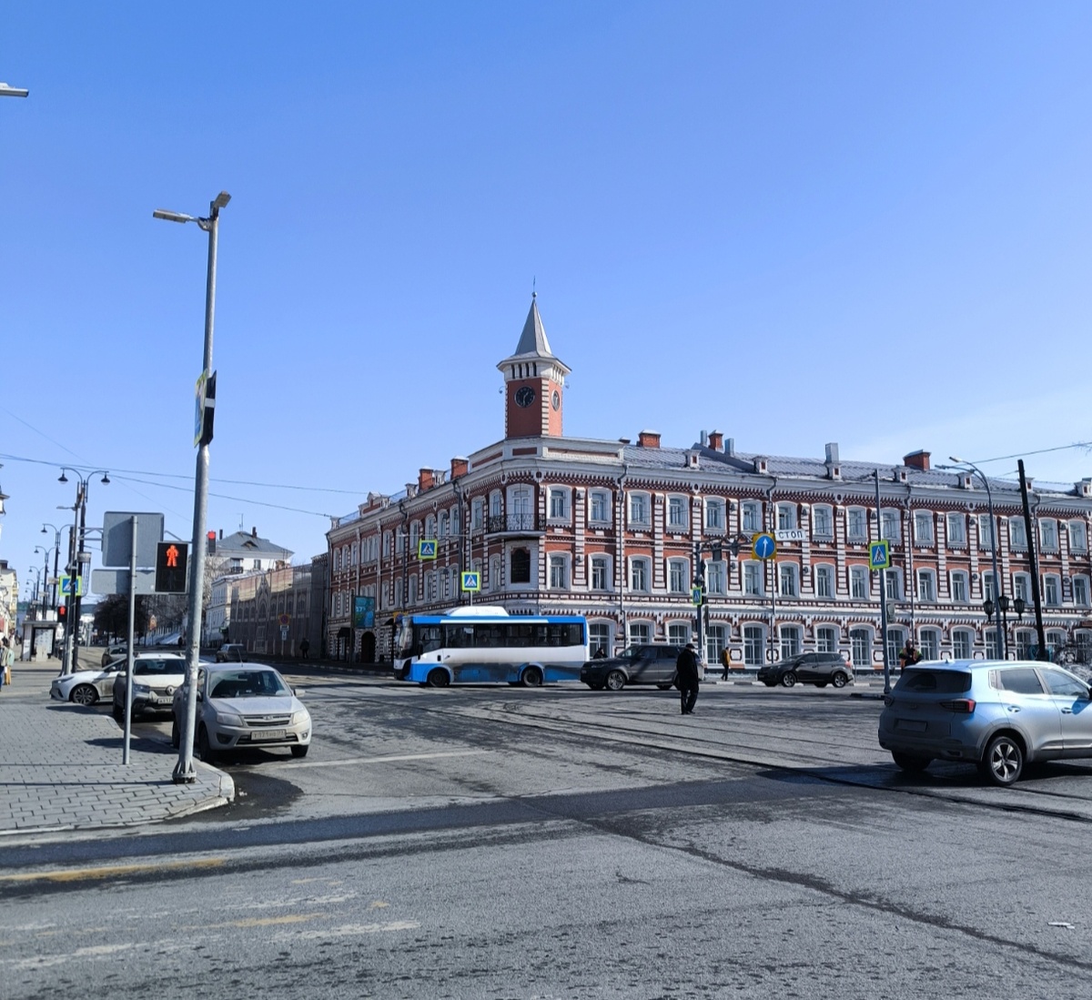 Фотографии и коллажи в статье авторские. 