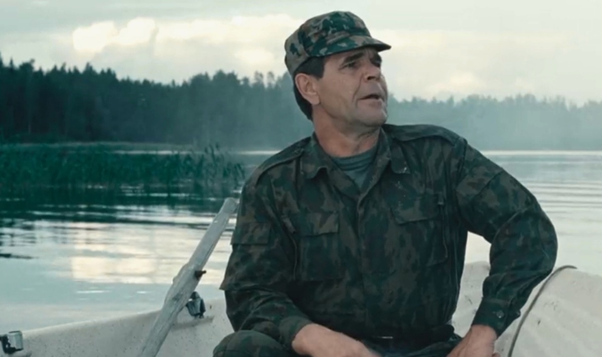    Алексей Булдаков в роли генерала Иволгина в фильме "Особенности национальной рыбалки". / телекомпания СТВ
