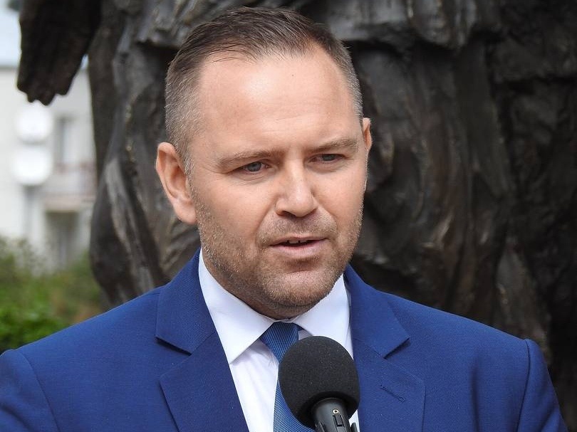     Кароль Навроцкий    
(сс) Jarosław Kruk