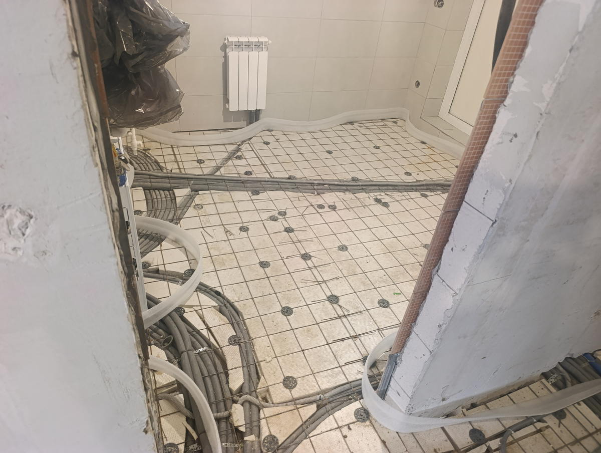 Армирование стяжки металлической сеткой