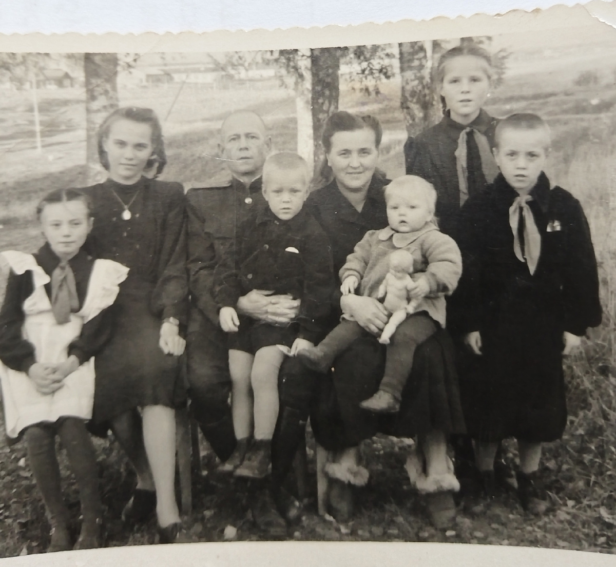 Семейная фотография того периода. Павел Алексеевич, жена Анна Александровна и дети. На коленях у Павла - сын Алексей, мой отец