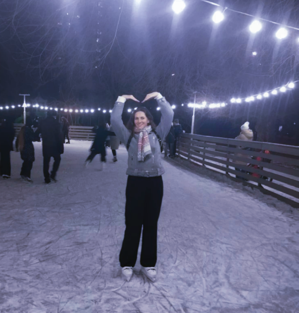 Маленький каток в сквере