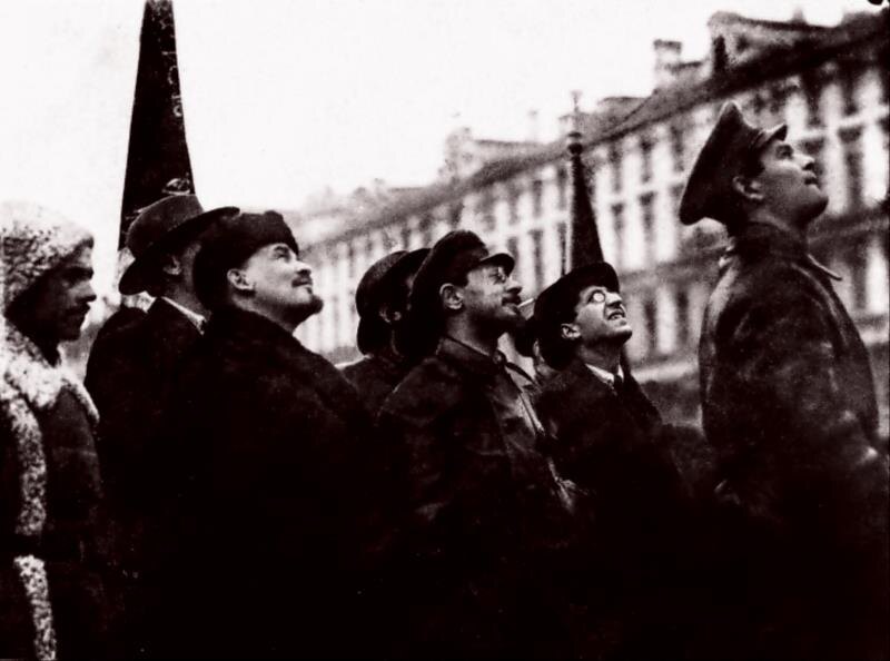  В центре Ленин, Свердлов и Аванесов на в 1918.
