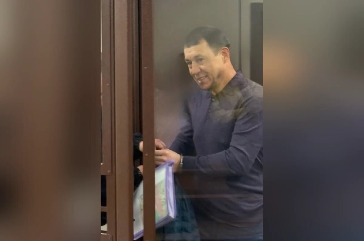    Набережночелнинский городской суд продлил арест бывшему главе Нижнекамского района Рамилю Муллину до 3 июня.