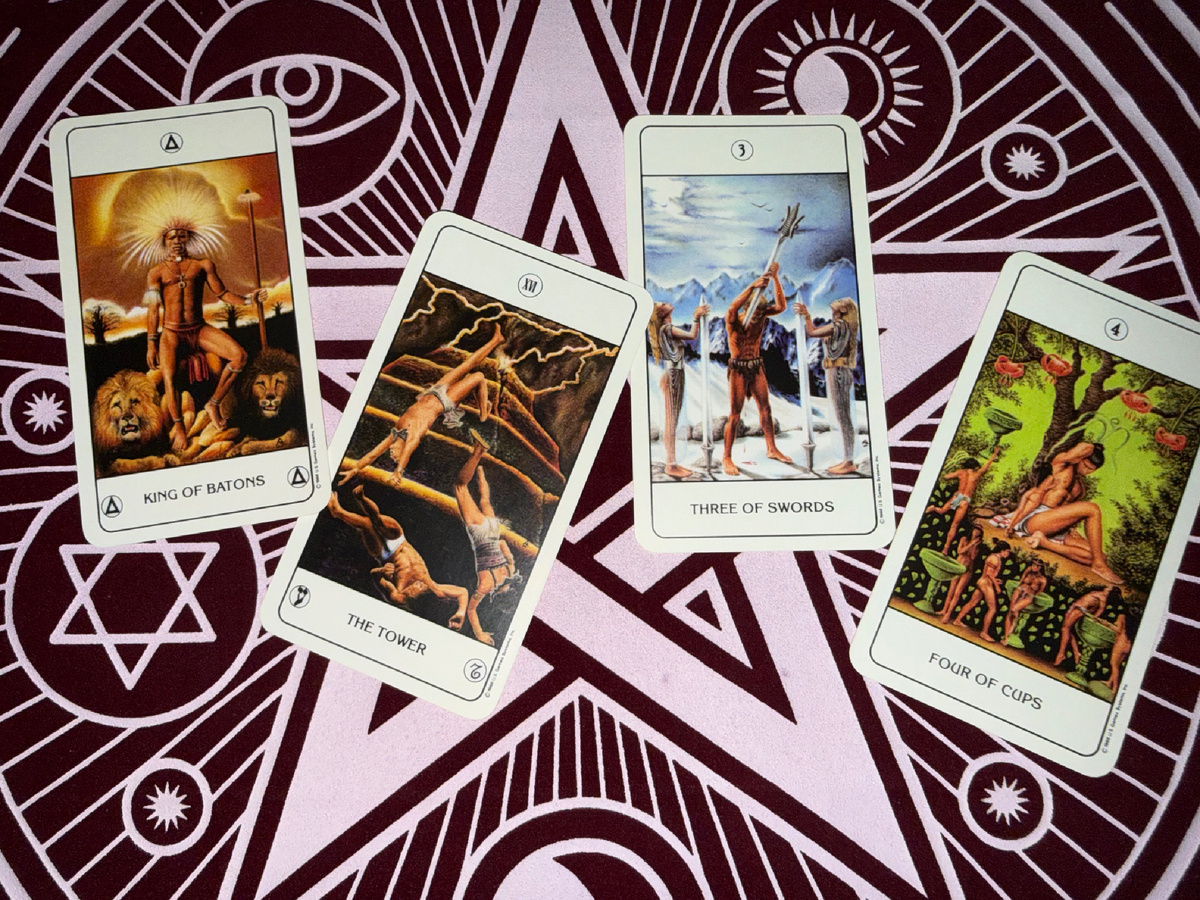 Предсказание составлено с помощью Таро Веков