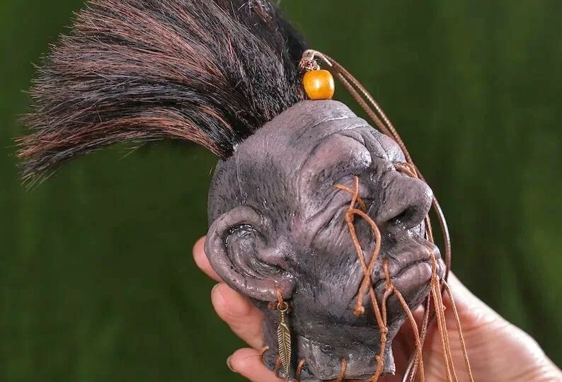 Зикмунд и Ганзелка среди «Охотников за Черепами»