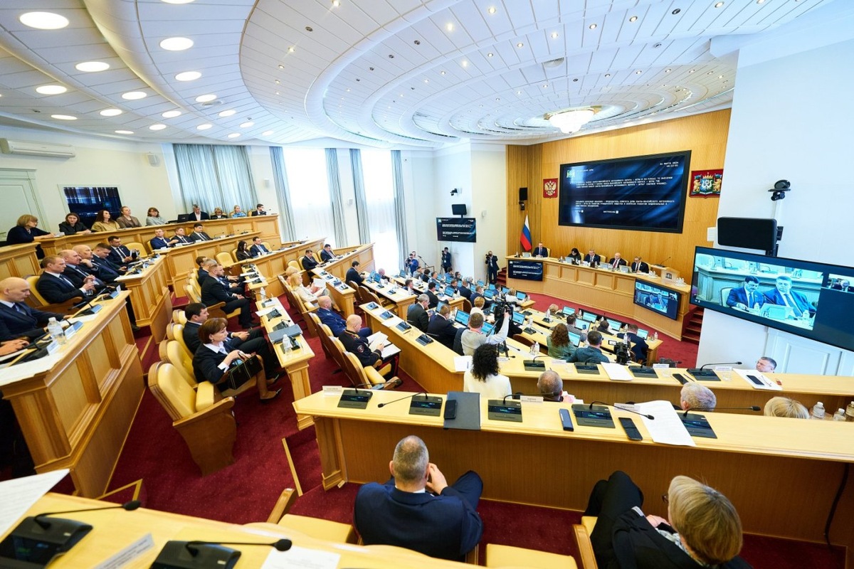    Руслан Кухарук и Борис Хохряков подвели итоги заседания Думы Югры