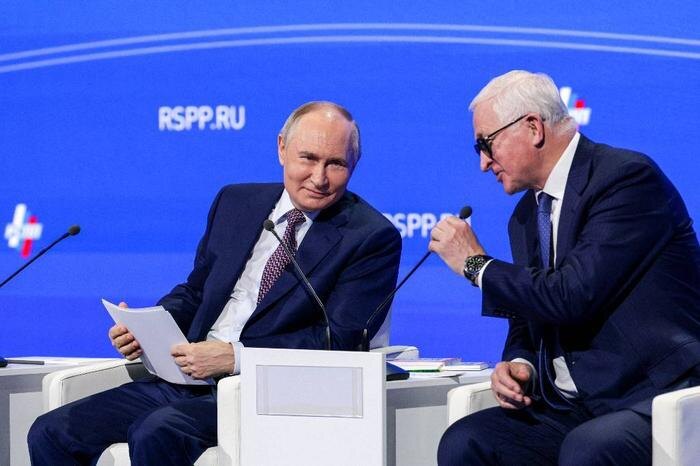 Владимир Путин и Александр Шохин. Обложка © ТАСС / Гавриил Григоров