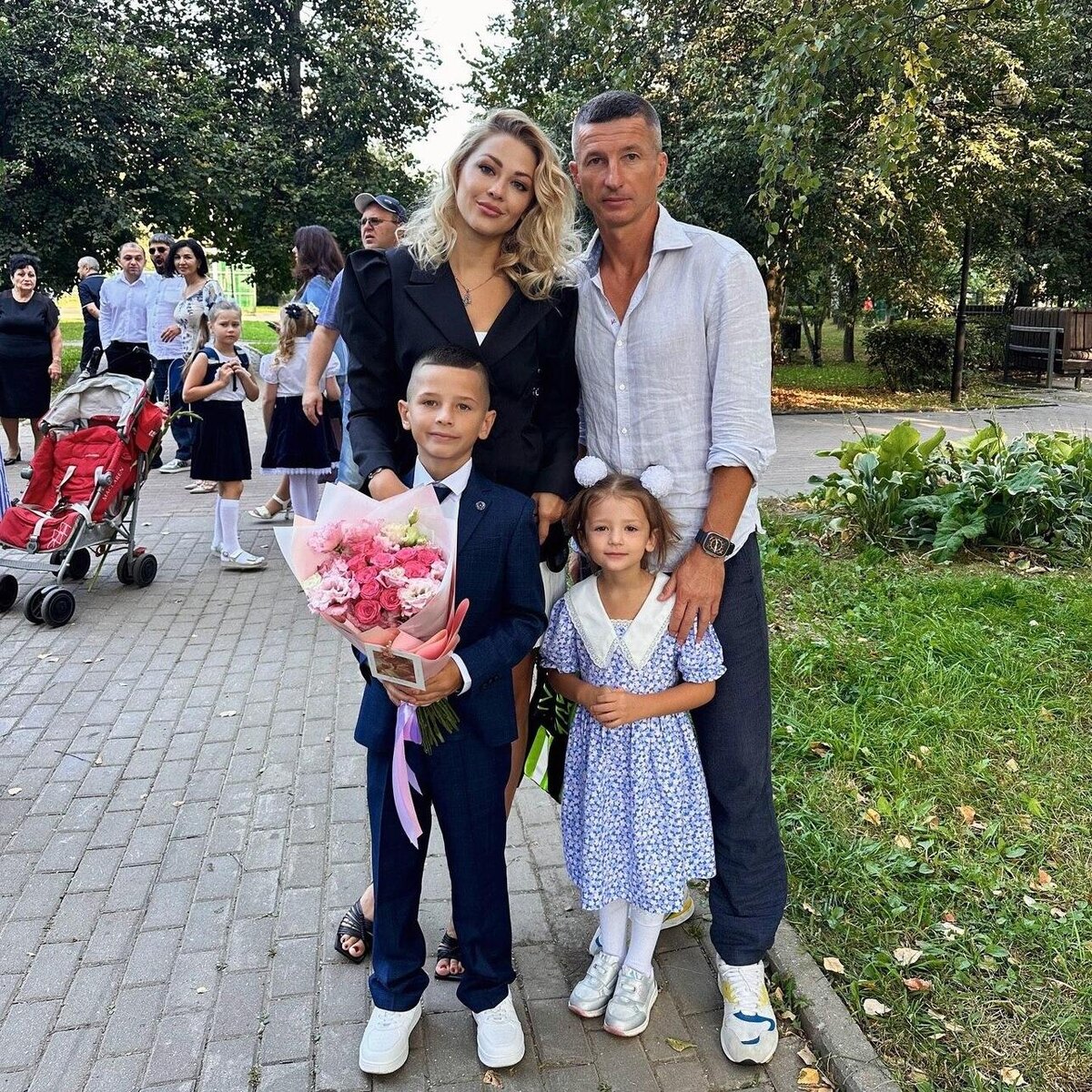    Евгений Алдонин с семьей Соцсети