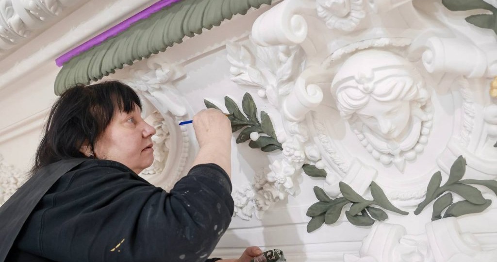 Уникальную лепнину восстановили в Литературном музее имени Горького