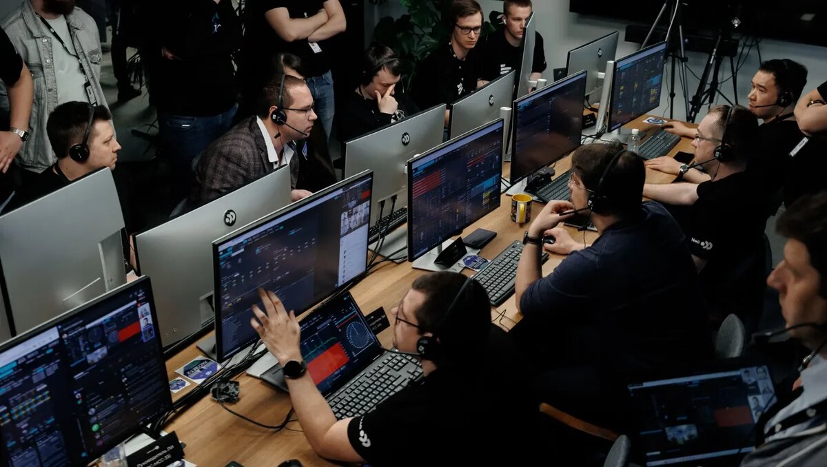 Ожидается, что основными потребителями сервиса спутниковой связи нового поколения станут транспортные компании, нефтедобывающая отрасль, энергетика, промышленность, сельское хозяйство, телеком-операторы, госучреждения, экстренные службы, а также компании в сфере туризма и геологоразведки. Источник: Официальный сайт Компании «Бюро 1440».