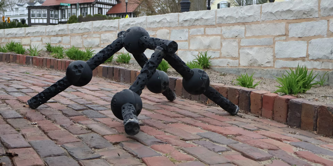 ИИ разработал модульного робота, который продолжает идти даже после распила пополам