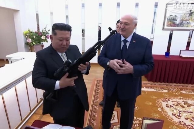    Что за автомат Лукашенко подарил Ким Чен Ыну?