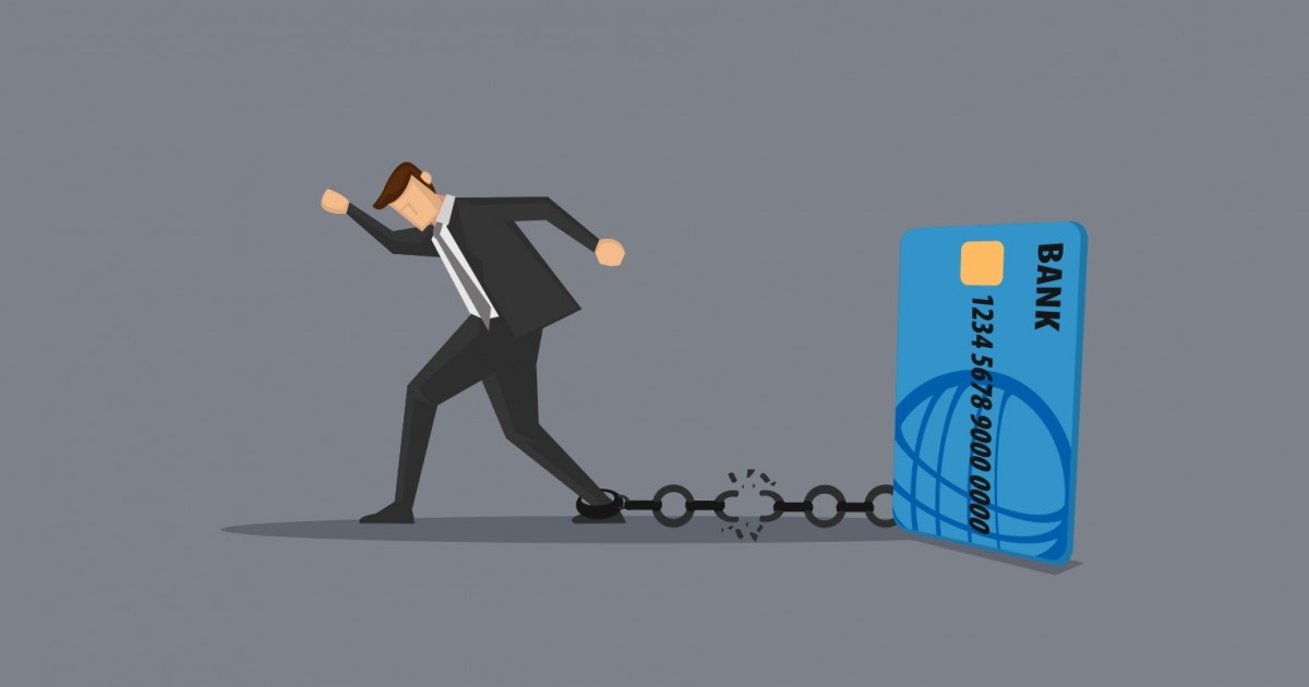 Вы оформляете кредит под 12% годовых, а в итоге переплачиваете как при 18%? Открываете вклад с доходностью 8%, а получаете меньше? Причина — скрытые комиссии и навязанные услуги. Разберёмся, как банки незаметно забирают ваши деньги, и покажем, как этого избежать.