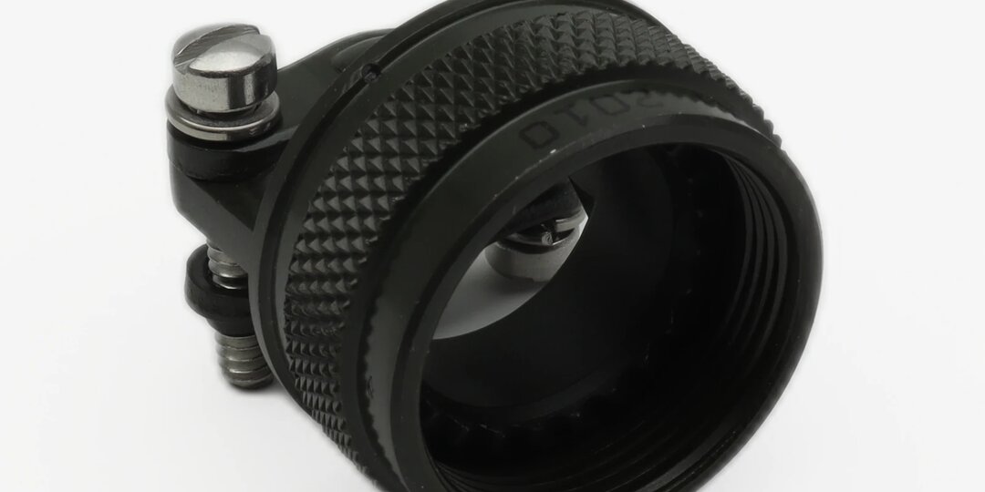 Обзор и характеристики BS1SRL14999XY задняя оболочка разъема с разгрузкой от натяжения кабеля от Amphenol Ltd