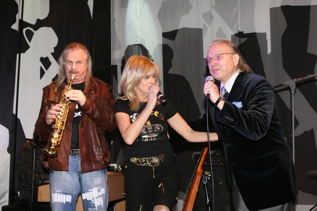     Владимир Петрович и Елена Пресняковы, Юрий Маликов. Фото: Геннадий Авраменко