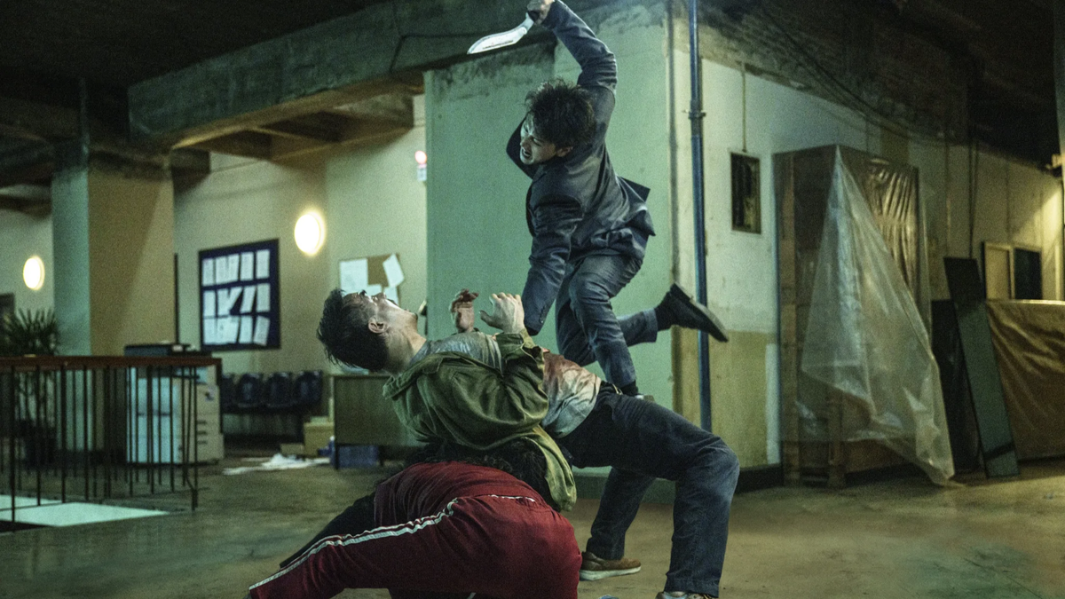 Трейлер боевика «Бешеный»: драки в духе «Рейда» и со звездой Mortal Kombat