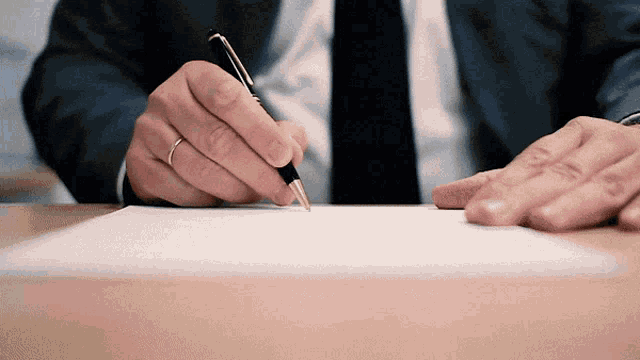 подписания акта приёмки сложнее доказать, что царапина появилась до доставки