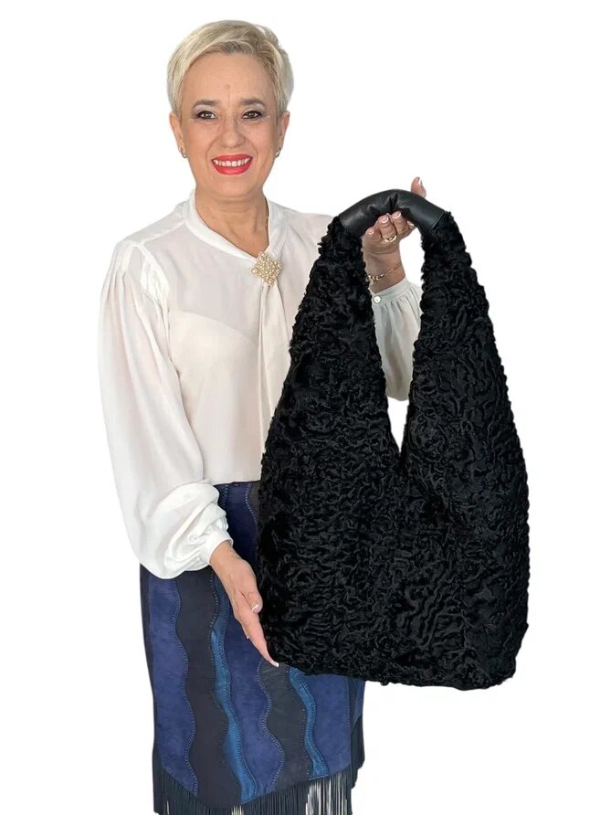 Сумка-мешок из каракульчи. Ателье Ирины Берзиной.