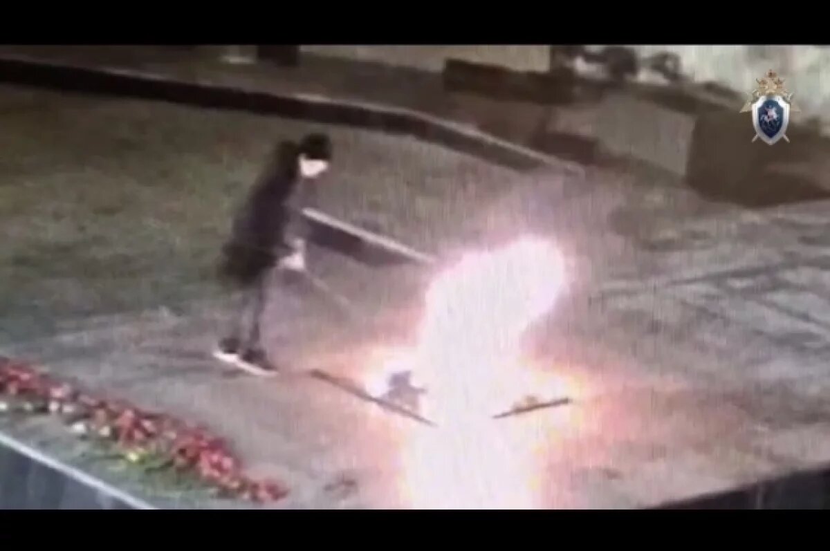    Пермяк осквернил Вечный огонь в Ижевске, чтобы обжечь провода на металлолом