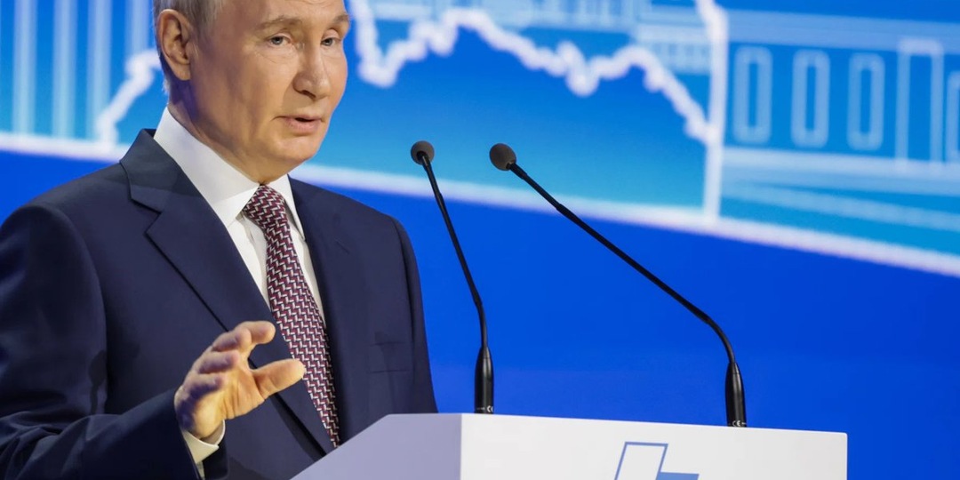 Путин посоветовался с олигархами о смене экономического курса