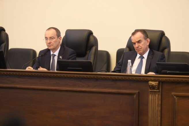    Юрий Бурлачко и Вениамин Кондратьев (слева направо). Фото: kubzsk.ru