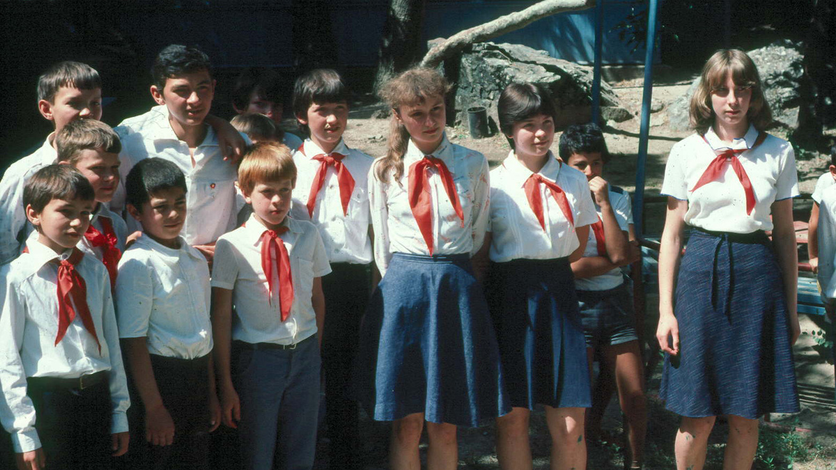 Советские пионеры во время похода. Источник: Wikimedia Commons.