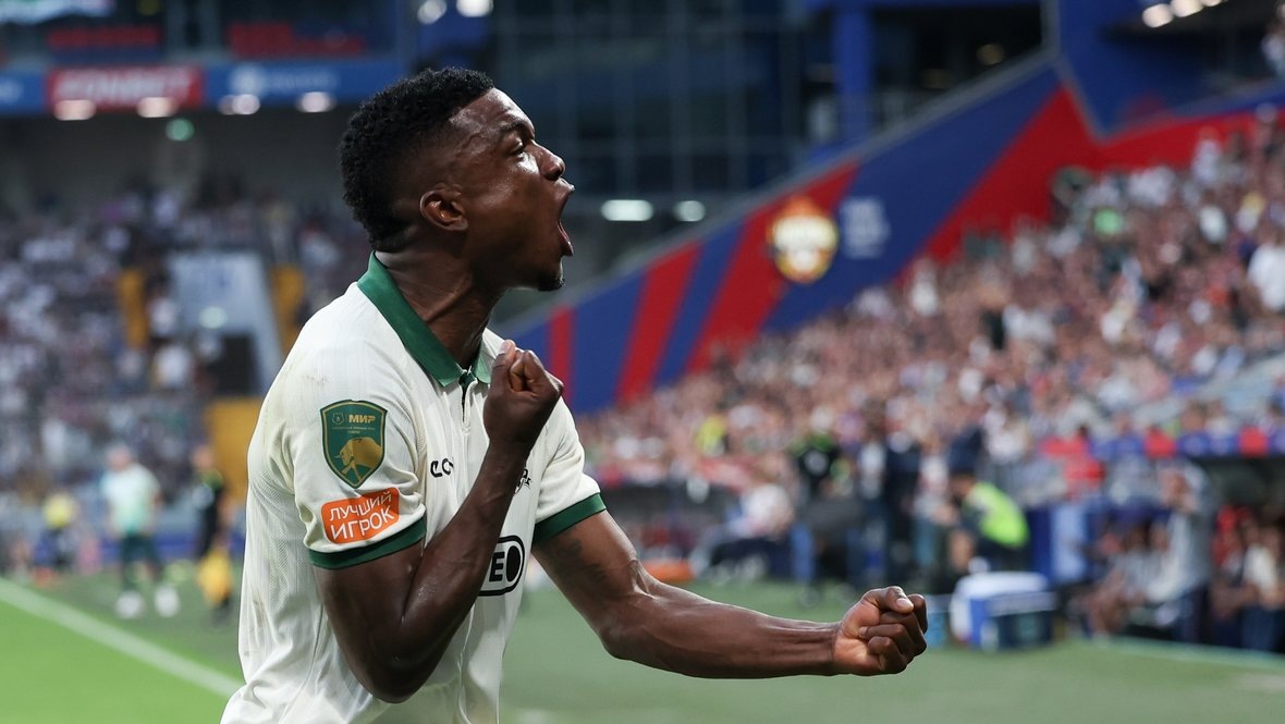    Нападающий «Краснодара» Джон Кордоба.Дарья Исаева