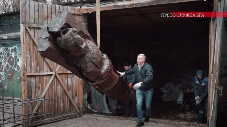 Князь Роман Брянский умер в парке Толстого, да здравствует князь! Пока не сгниёт