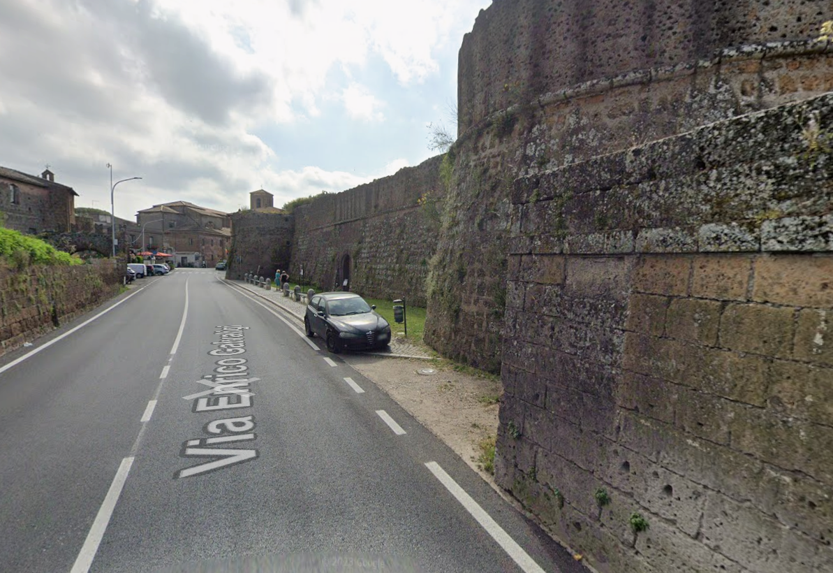 Маленькая коммуна Непи около Рима. Италия усеяна древностями