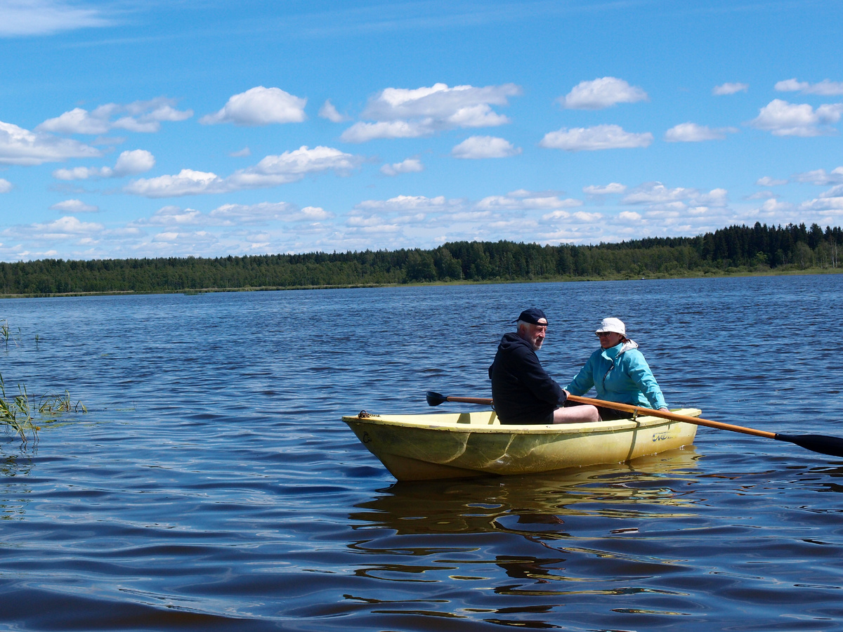 Гости Ботово на прогулке по Селигеру