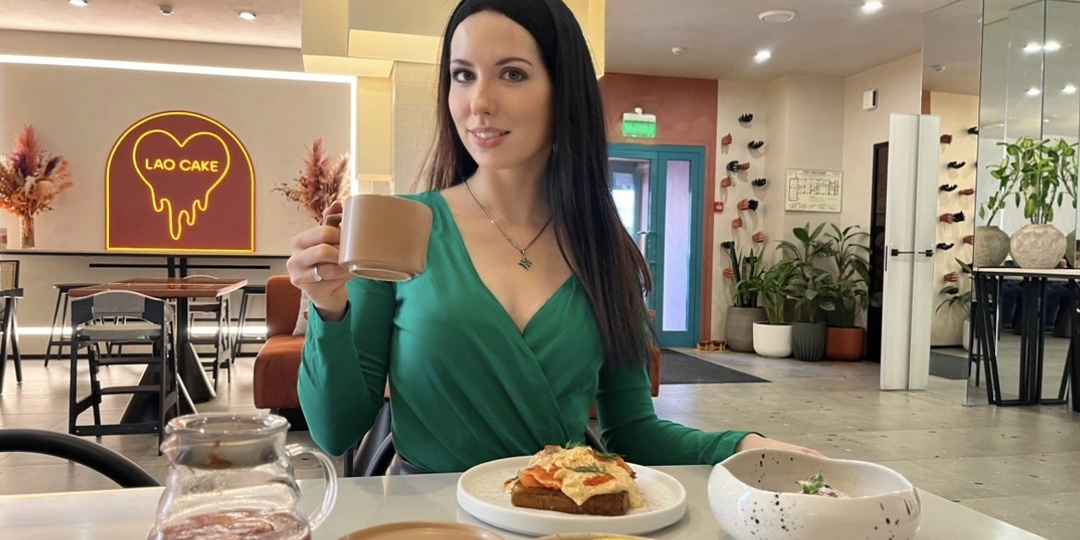 Большой завтрак в ресторане LAO CAKE