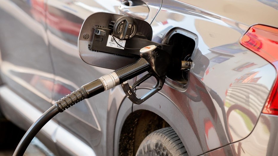    Работа АЗС. Автор фото: Ермохин Сергей/"ДП"