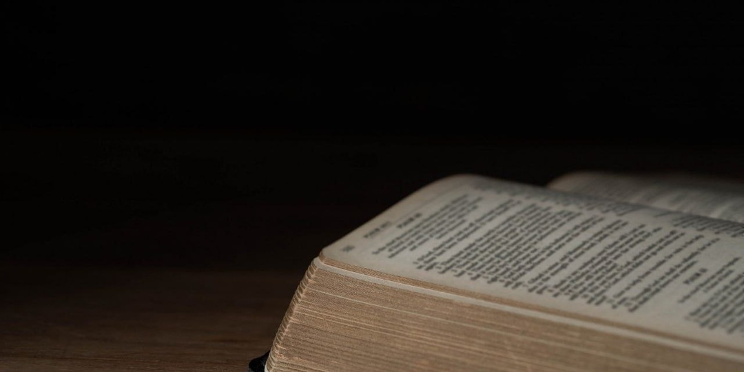 📖Комментарии к избранным стихам из сегодняшнего чтения Книги Притчей на вечерне (Притч.16:17-33; 17:1-17