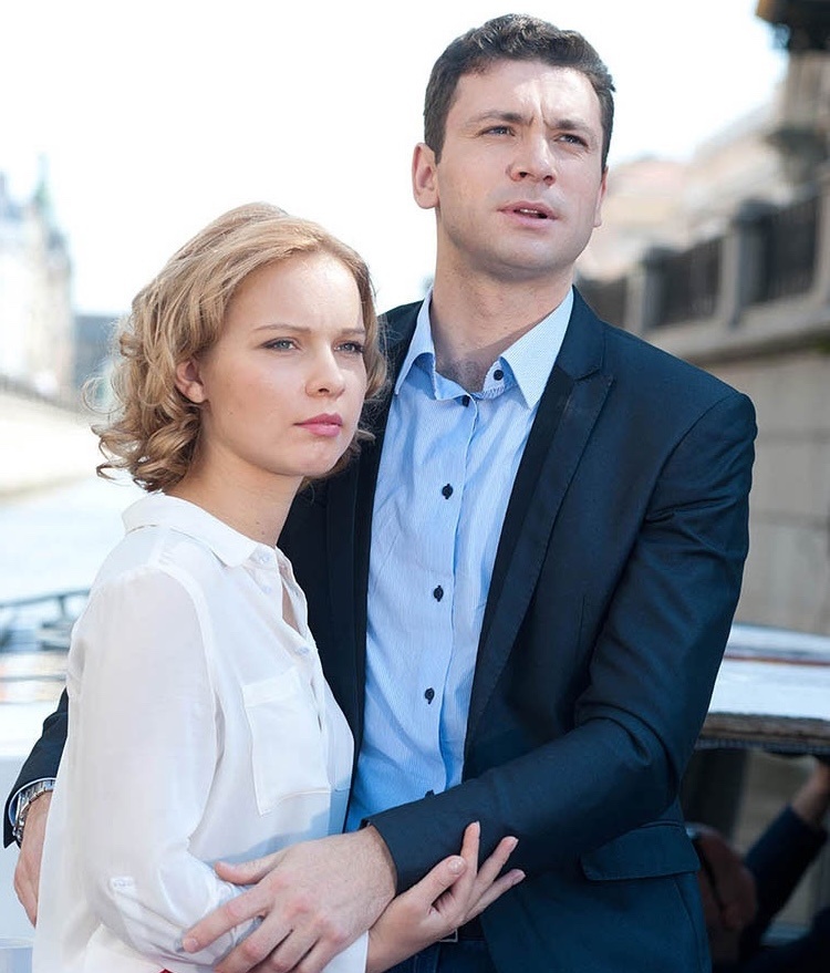 Полина Сыркина и Антон Хабаров, кадр из сериала «Хроника гнусных времен»