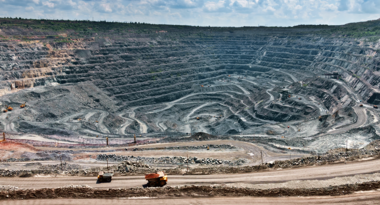 Решение «Горный MES» предназначено для синхронизации работы всех переделов ГОКа, чтобы повысить эффективность эксплуатации техники и оборудования и контролировать качество выпускаемого сырья. Источник: Официальный сайт ГК «Цифра».