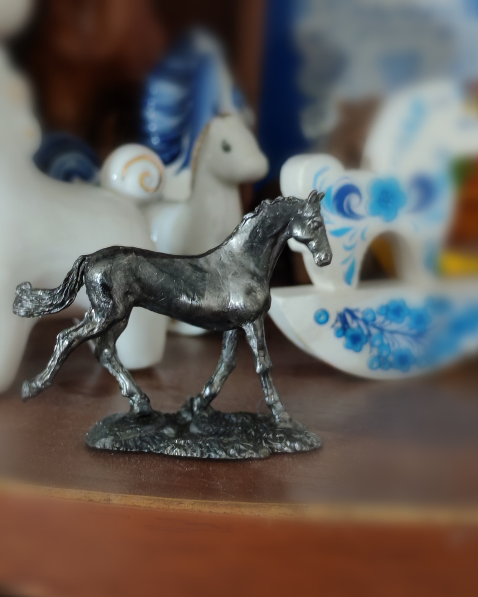 Привезла из Череповца, сестра подарила.