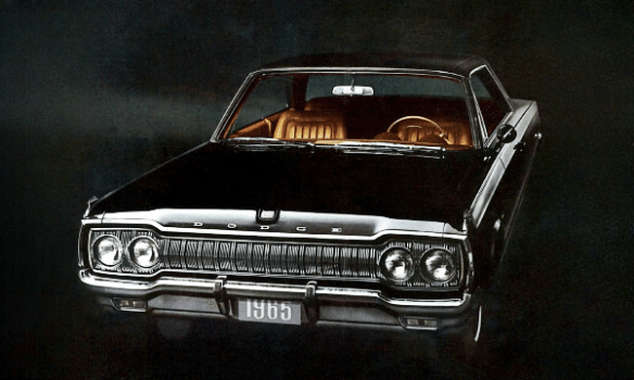 Корпорация Chrysler целенаправленно атаковала популярный Pontiac Grand Prix, выпустив в 1965 году элегантный и спортивный Dodge Monaco.