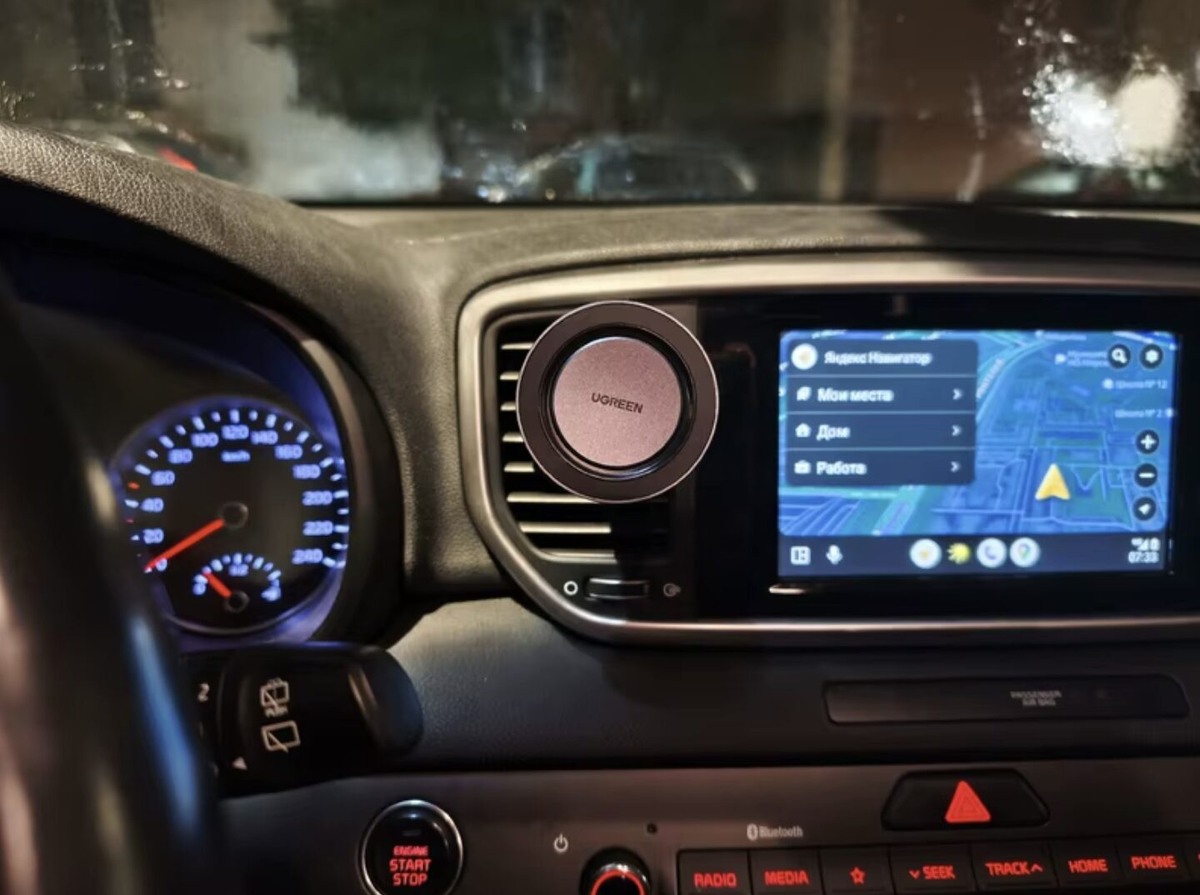    Простой держатель для владельцев iPhone