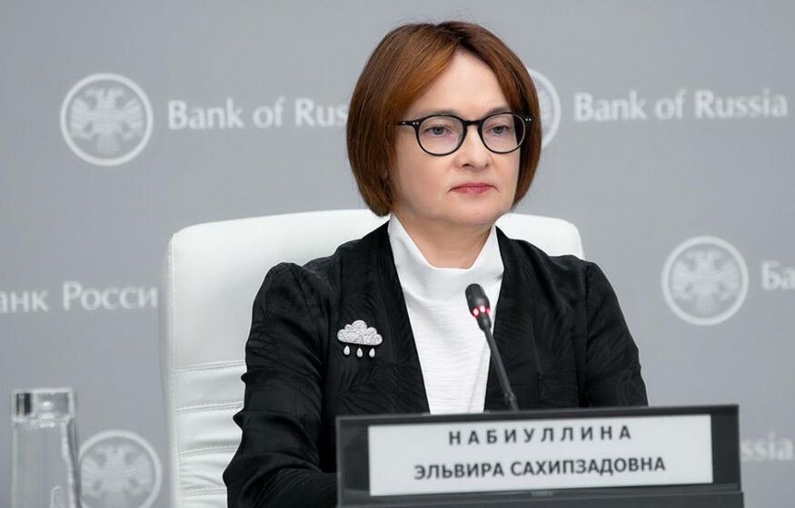    Инфляцию в России притормозили ценой «убитой экономики»: заявление эксперта