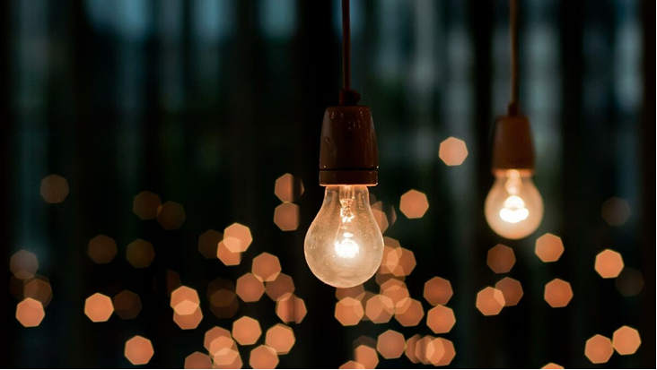 Муж требует борщ, но лампочку меняет тесть