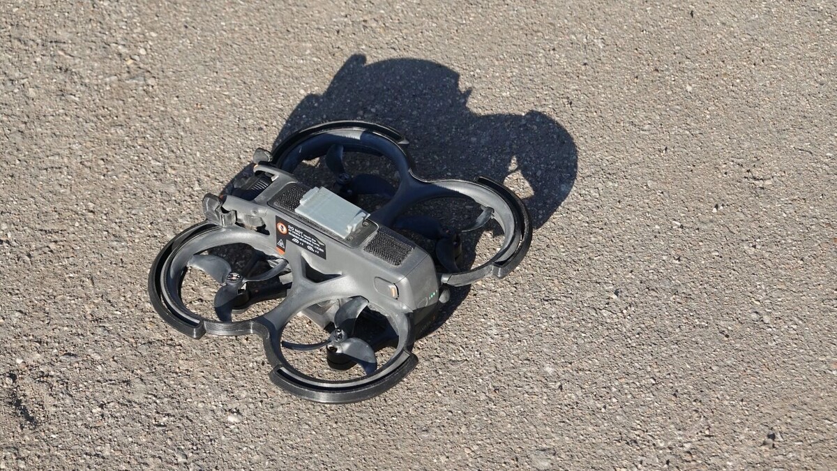   Свои беспилотники специалисты СОБРа собирают сами. / newizv.ru