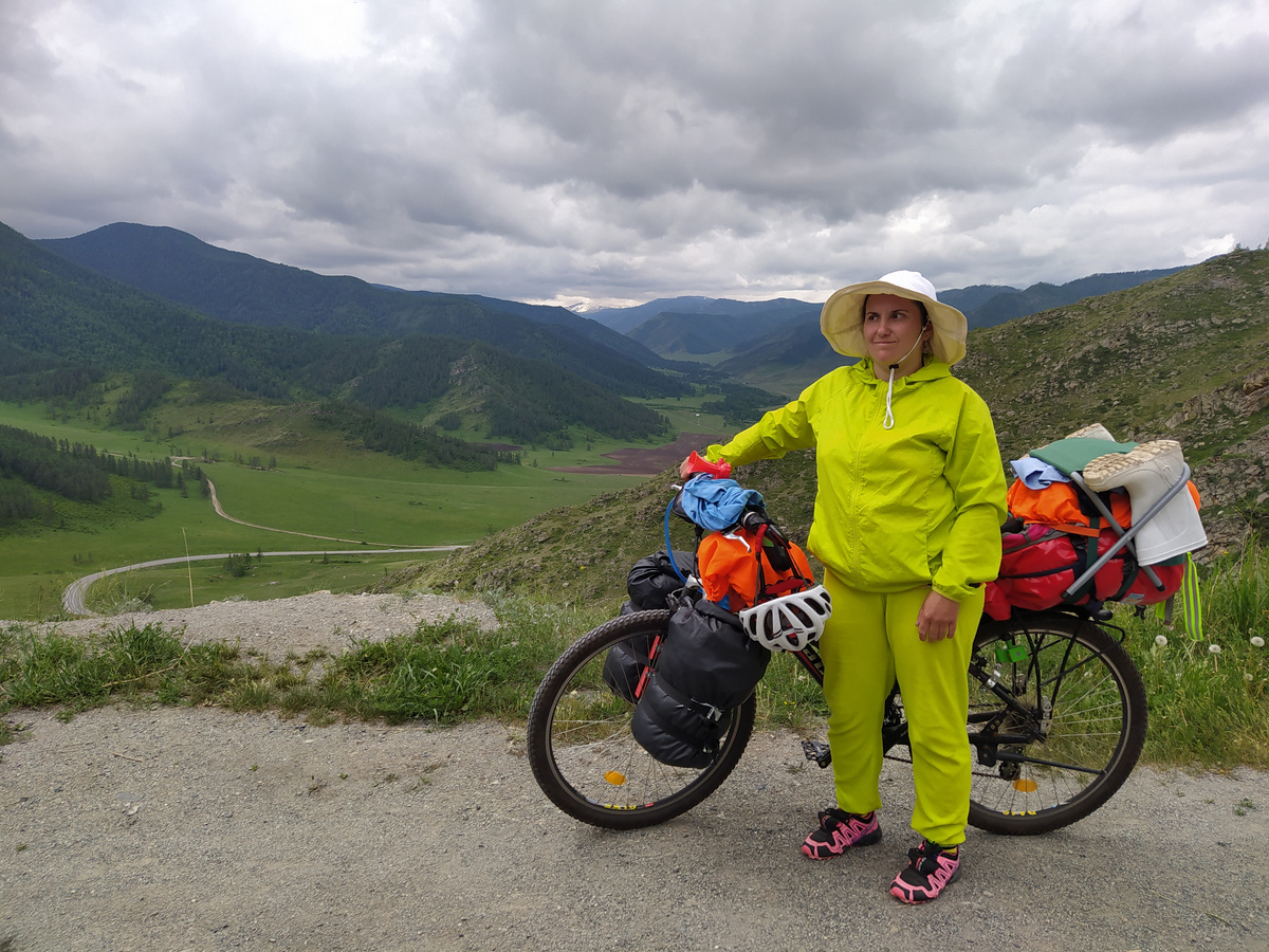 На перевале Чике-Таман, Горный Алтай, июнь 2023