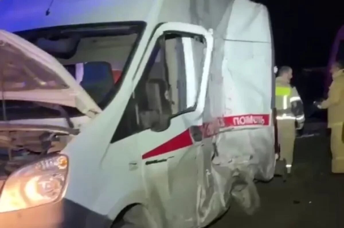    В Ингушетии на трассе многотонная фура врезалась в карету скорой помощи